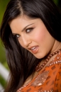Welcoming Present From Sunny Leone picture 15