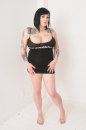 Scarlet Lavey's voluptuous curves picture 1